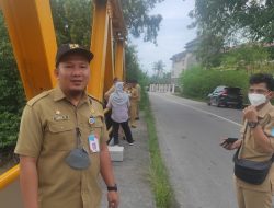 Kepala Dinas PUPR Kabupaten Bangka Bersama Tim Lakukan Pengecekan Kemantapan Jembatan Kampung Pasir  Sungailiat