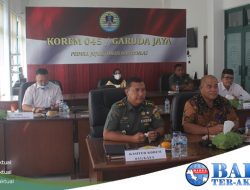 Kasiter Kasrem 045/Gaya Menghadiri Acara Vicon Komsos TNI dengan aparat pemerintahan Tahun 2022