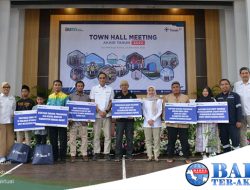 Penghujung tahun 2022, Emiten Berkode TINS Menyerahkan Bantuan Kepada Masyarakat di Lingkar Tambang. 