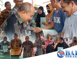 1317 sertifikat PTSL Diserahkan Walikota dan BPN Pangkalpinang Kepada Masyarakat