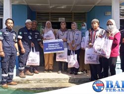 Sakdiah Rasa Bahagia Terima Paket Sembako dari PT Timah Tbk