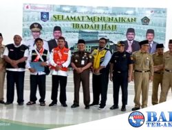 Sekda Naziarto Bersama Ratusan Jemaah Calon Haji Asal Babel Kloter 3, Berangkat Menuju Embarkasi Palembang