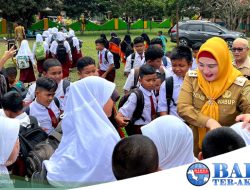 Wabup Debby Pastikan Seluruh Anak Stunting Basel Dapatkan Asuhan dan Bantuan OPD.