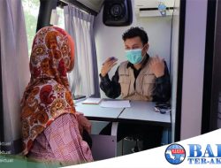 Warga Desa Gemuruh Antusia Periksa Kesehatan Gratis di Mobil Sehat PT Timah Tbk