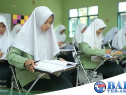 Upaya Meningkatkan Kualitas SDM, PT Timah Tbk Berikan Beasiswa Pendidikan Anak-anak di Wilayah Operasional Perusahaan