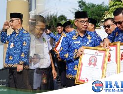 Pemkot Pangkalpinang Beri Tanda Kehormatan Satya Lancana Karya Satya 2023 dan Penghargaan Inovasi Daerah ke Sejumlah OPD