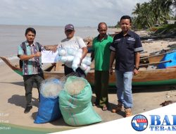 KUB Bintang Timur Bersinar Mukalimus Terima Bantuan Jaring dari PT Timah Tbk