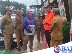 Pj Wali Kota Bersama Sekda Pangkalpinang Tinjau Titik Genangan Air di Kelurahan Bukit Sari