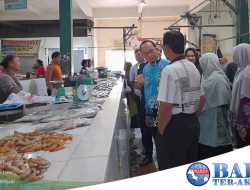 Tinjau Pasar, Sejumlah Bahan Pangan Naik, Bupati Bateng Bakal Ajak ASN Borong