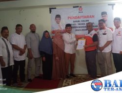 Optimis Maju Pilkada 2024, Apri Kembalikan Fomulir Pendaftaran Bacawabup ke 3 Parpol