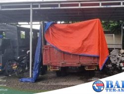 Truk BN 8231 WP Bermuatan 10 Ton Pasir Timah dan 1 Ton Daging Babi dari Gudang di Sijuk