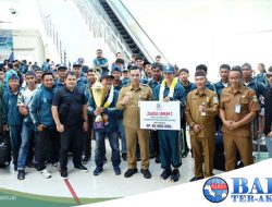 Sekda Mie Go Sambut Kedatangan Kontingen Popda Pangkalpinang di Bandara Depati Amir